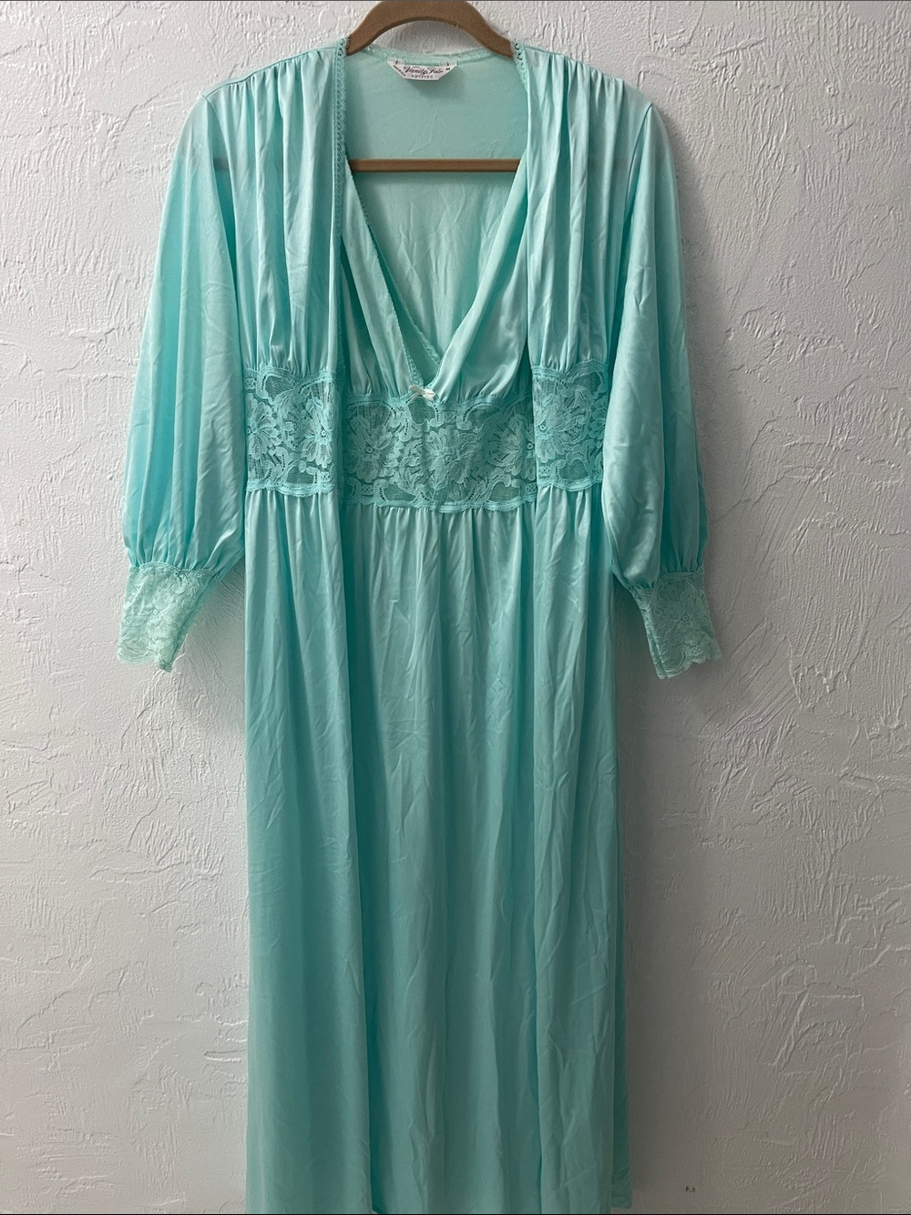 Vanity Fair Vintage Women's Penjour Nightgown Set Turquoise, Size Medium Petite